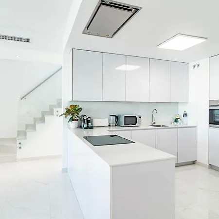 Bel4- Enjoyable 3 Modern Flat With Sea View * Εστεπόνα