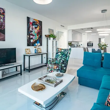 Bel4- Enjoyable 3 Modern Flat With Sea View Apartment Estepona